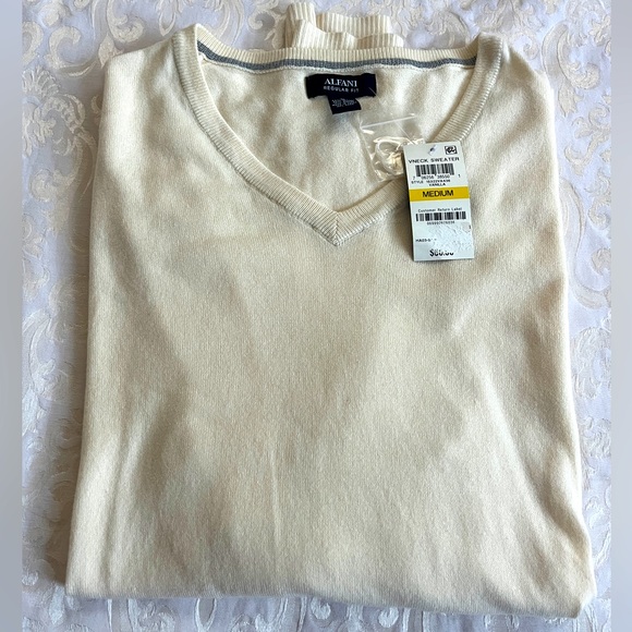 Alfani Other - Alfani regular fit sweater for me size M
